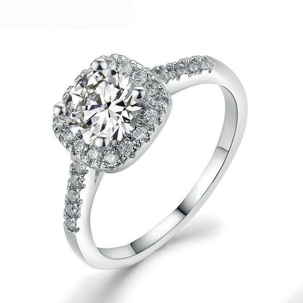 Gold Square Diamond Ring - Summer Fashionista
