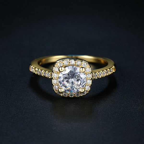 Gold Square Diamond Ring - Summer Fashionista